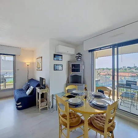 Apartment Les Pieds Dans L'eau-2 By Interhome *