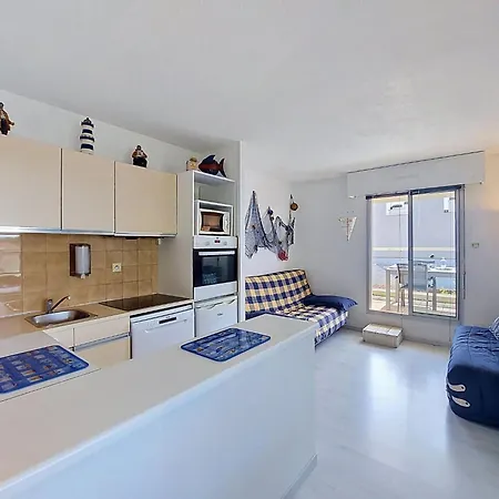 Apartment Les Pieds Dans L'eau-2 By Interhome