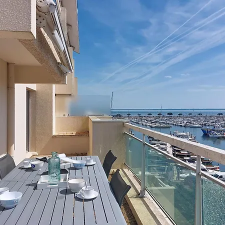 Apartment Les Pieds Dans L'eau-2 By Interhome *