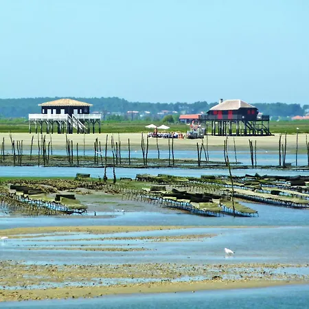 Apartment Les Pieds Dans L'eau-2 By Interhome Arcachon